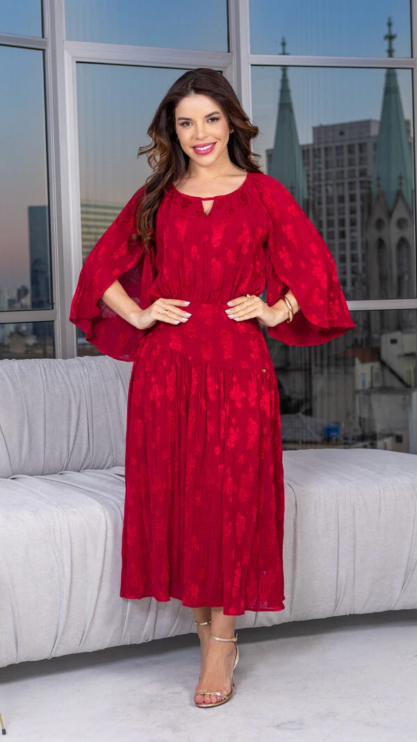 Vestido Longo Leone com Mangas Longas e Saia Ampla