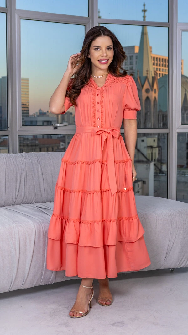 Vestido Max Midi Nany com Renda e Babados Coral e Azul