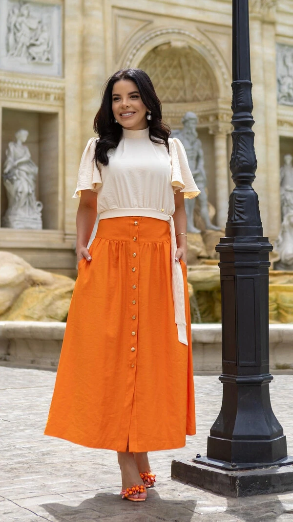 Blusa Marcia Off White em Ice Dropp com Gola Alta e Laço