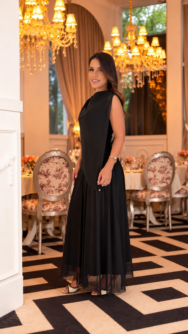 Vestido Longo Poliana em Tule com Pala Sobreposta