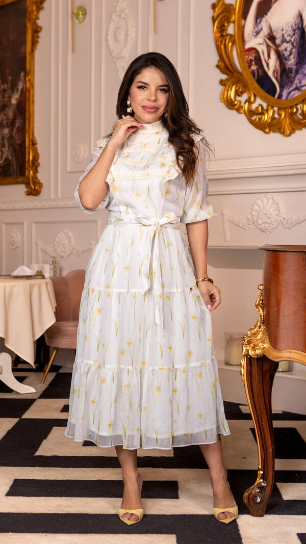 Vestido Max Midi Rubi em Crepe Florido com Renda
