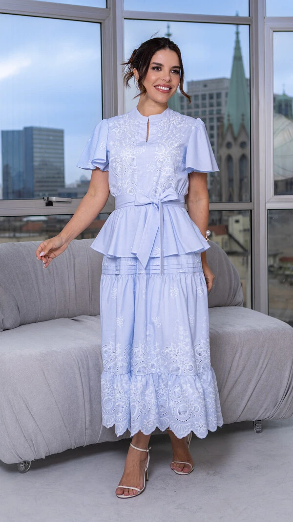 Vestido Max Midi Enne em Laise com Faixa para Amarração