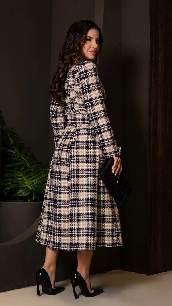 Vestido Casaco Midi Mavel em Tweed Xadrez com Cinto Bege