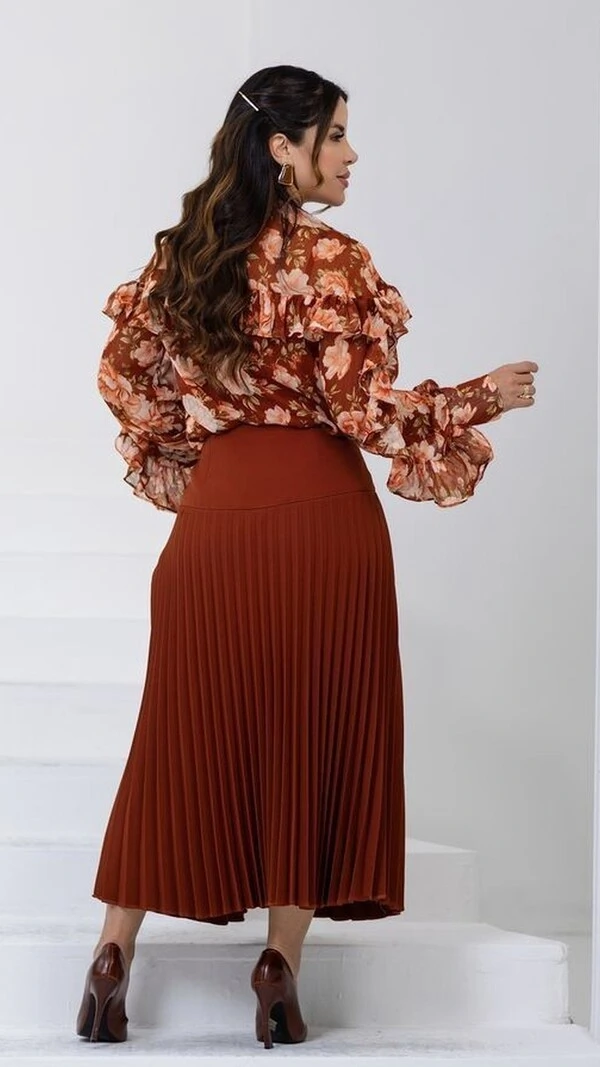 Camisa Constança em Crepe com Botões Funcionais Vinho