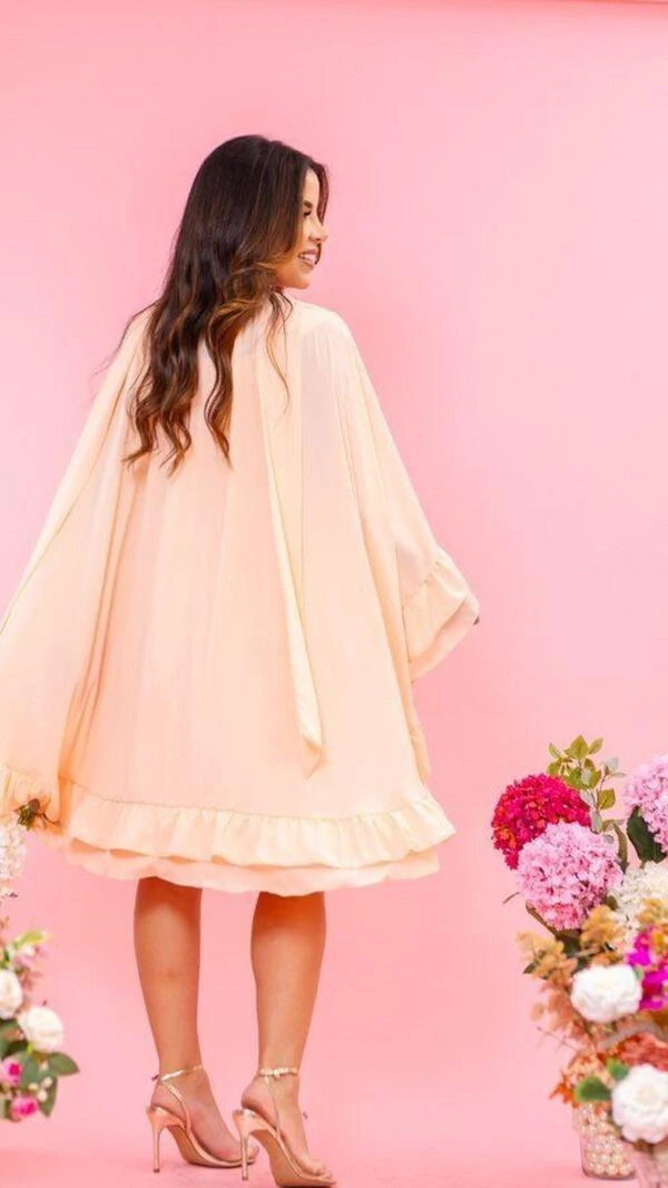 Vestido Curto Tayssa 2 em 1 Capa Removível Decote Quadrado