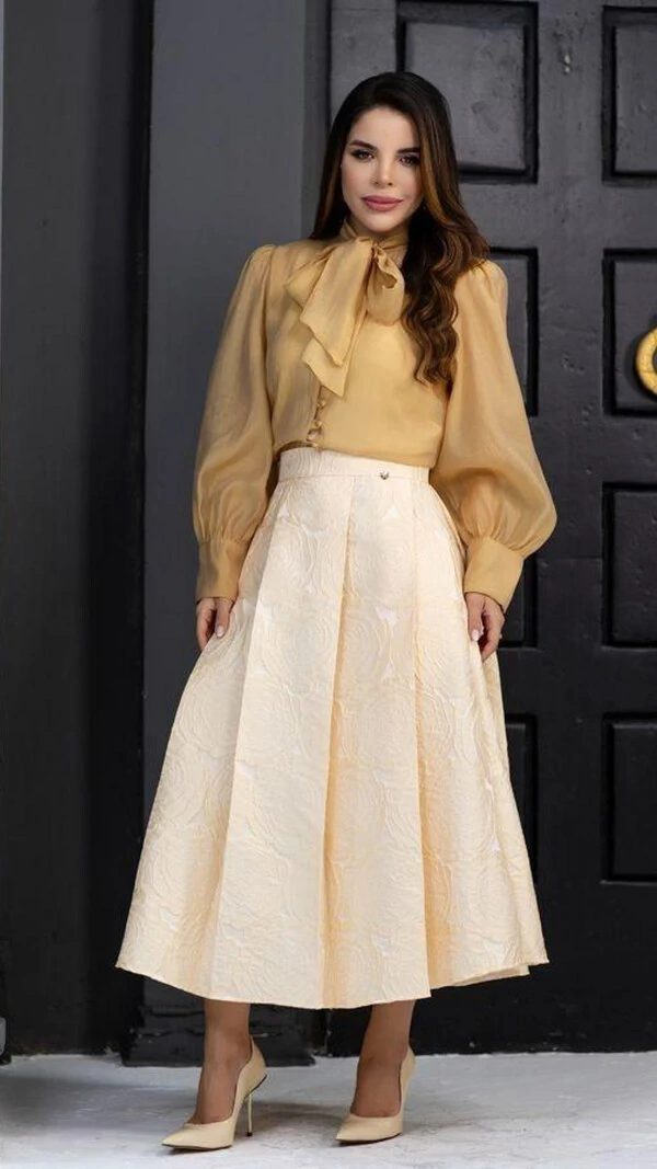 Saia Claudia em Jacquard com Pregas e Bolsos