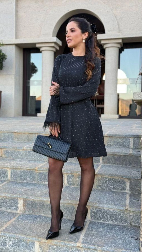 Vestido Curto Preto Brilho Chaiene em Crepe Manga Longa