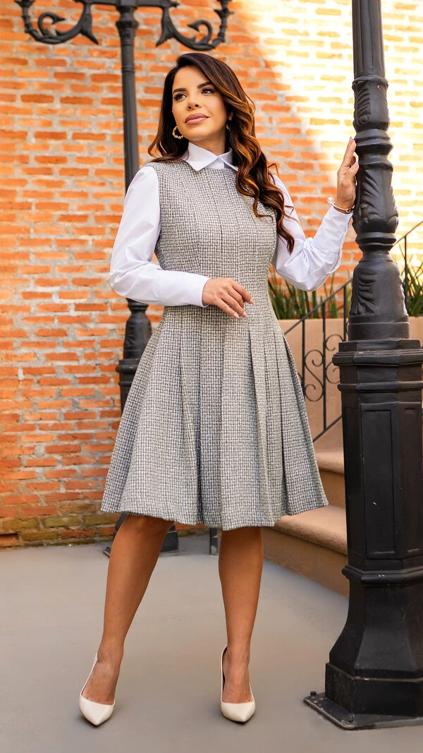 Vestido Curto Nádia em Tweed com Saia de Pregas Verde