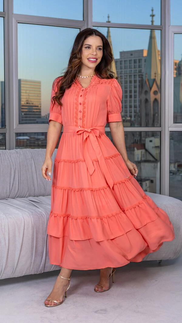 Vestido Max Midi Nany com Renda e Babados Coral e Azul