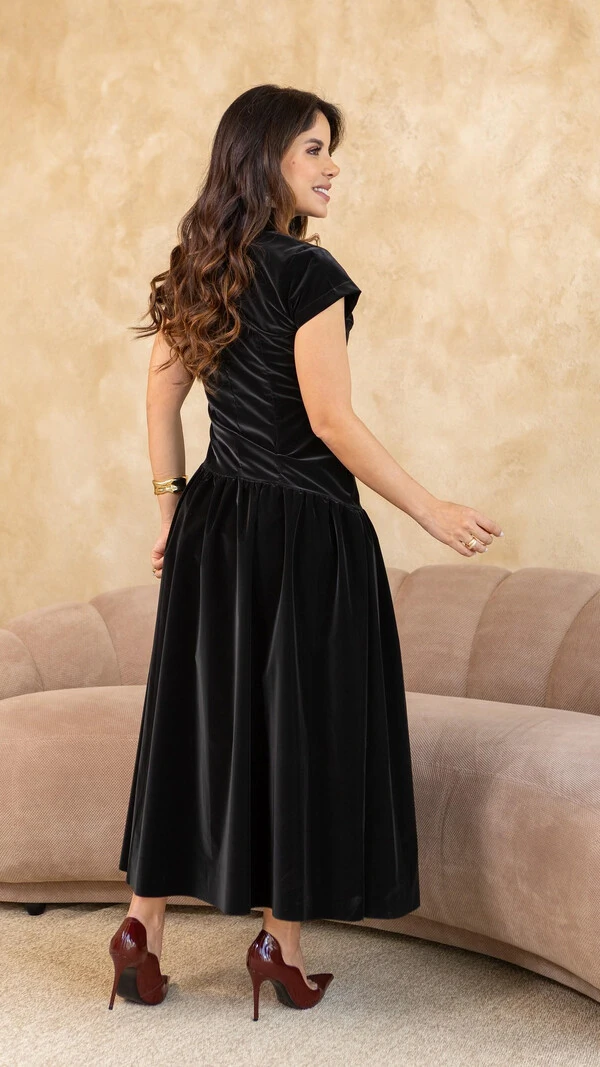 Vestido Longo Suede Zenaide Gola Alta Manga Tulipa