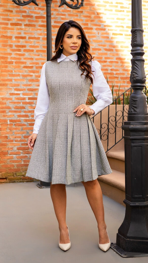 Vestido Curto Nádia em Tweed com Saia de Pregas Verde
