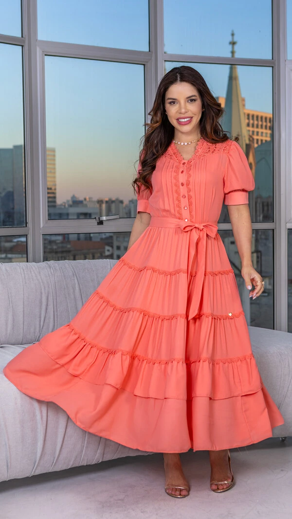 Vestido Max Midi Nany com Renda e Babados Coral e Azul