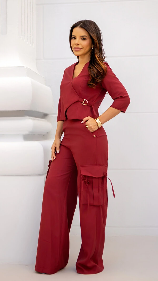 Calça Cargo Jopie em Viscose com Bolsos Laterais