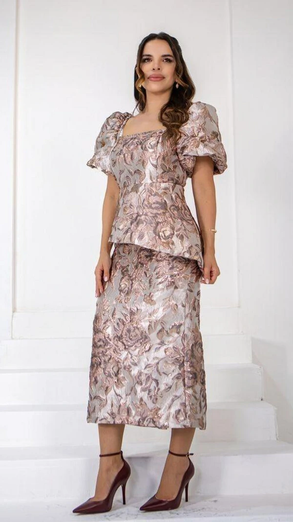 Vestido Midi Rosa Jacquard Audrey Floral com Peplum