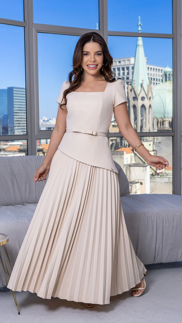 Vestido Longo Sabrina Plissado com Cinto Nude e Salmão