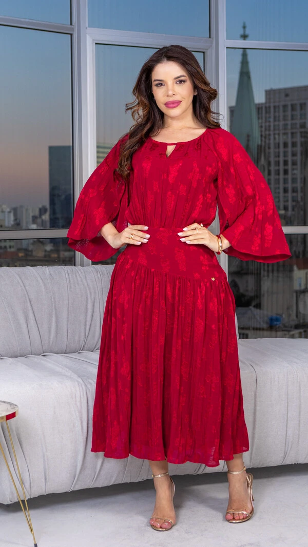 Vestido Longo Leone com Mangas Longas e Saia Ampla