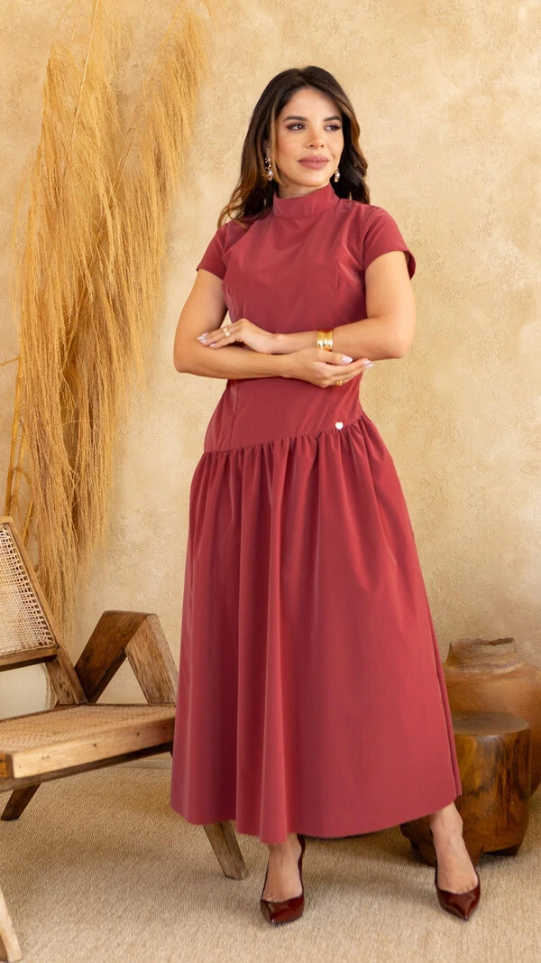 Vestido Longo Suede Zenaide Gola Alta Manga Tulipa