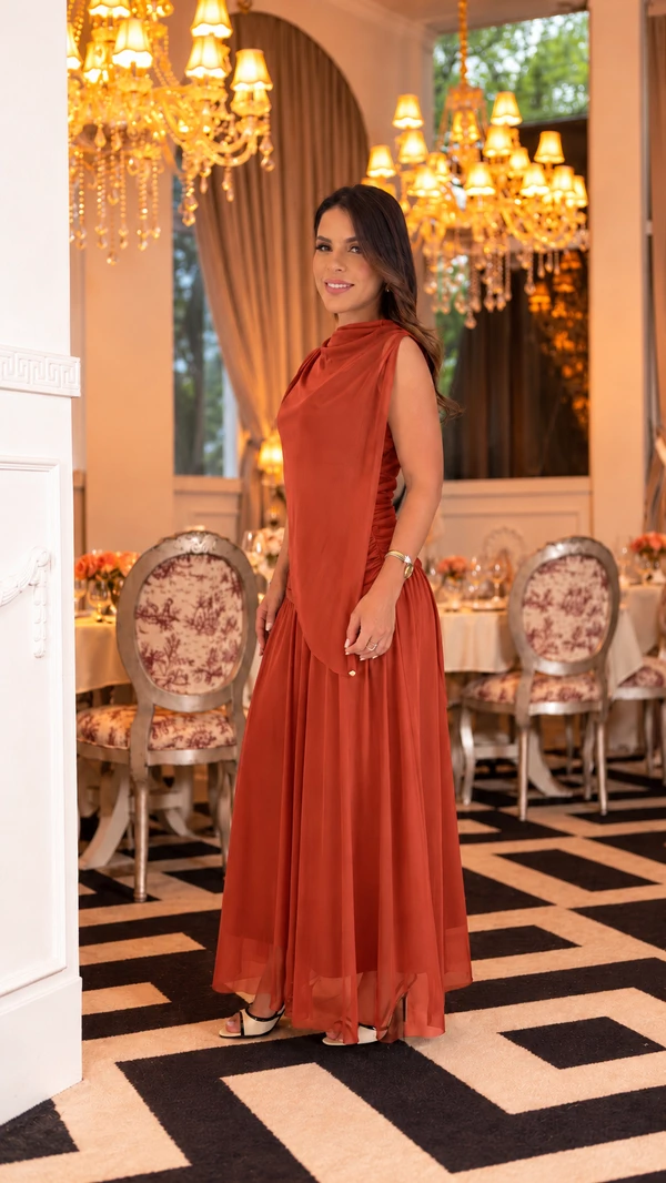 Vestido Longo Poliana em Tule com Pala Sobreposta