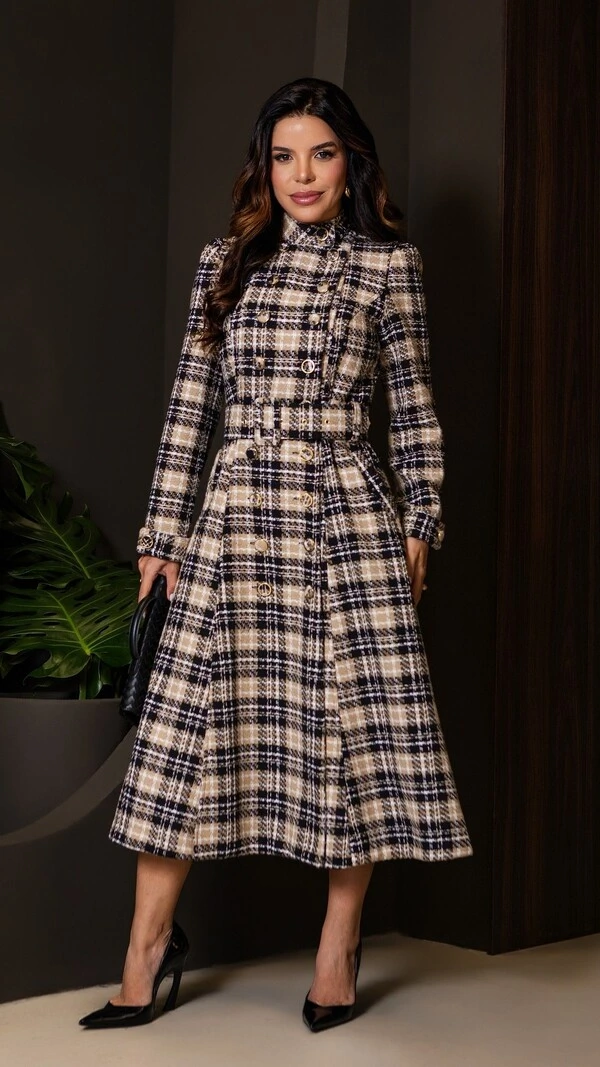 Vestido Casaco Midi Mavel em Tweed Xadrez com Cinto Bege