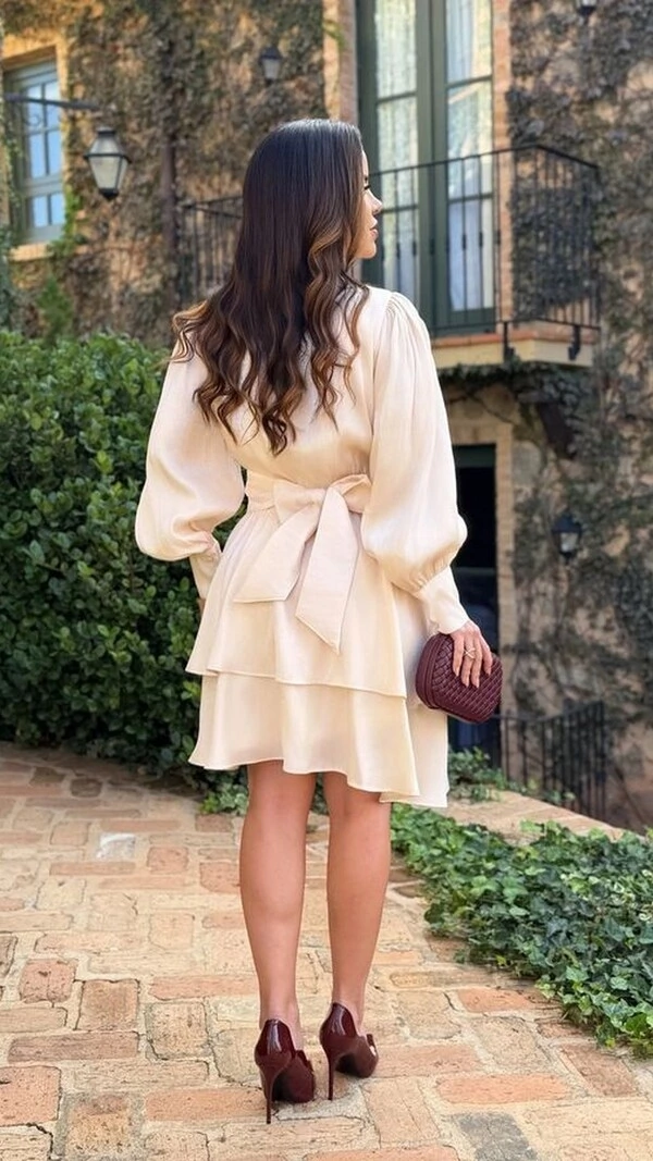 Vestido Daiana em Viscose com Mangas Longas Nude