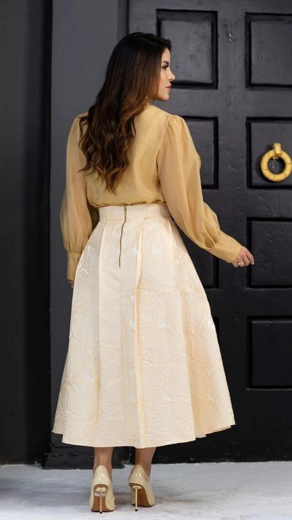 Saia Claudia em Jacquard com Pregas e Bolsos