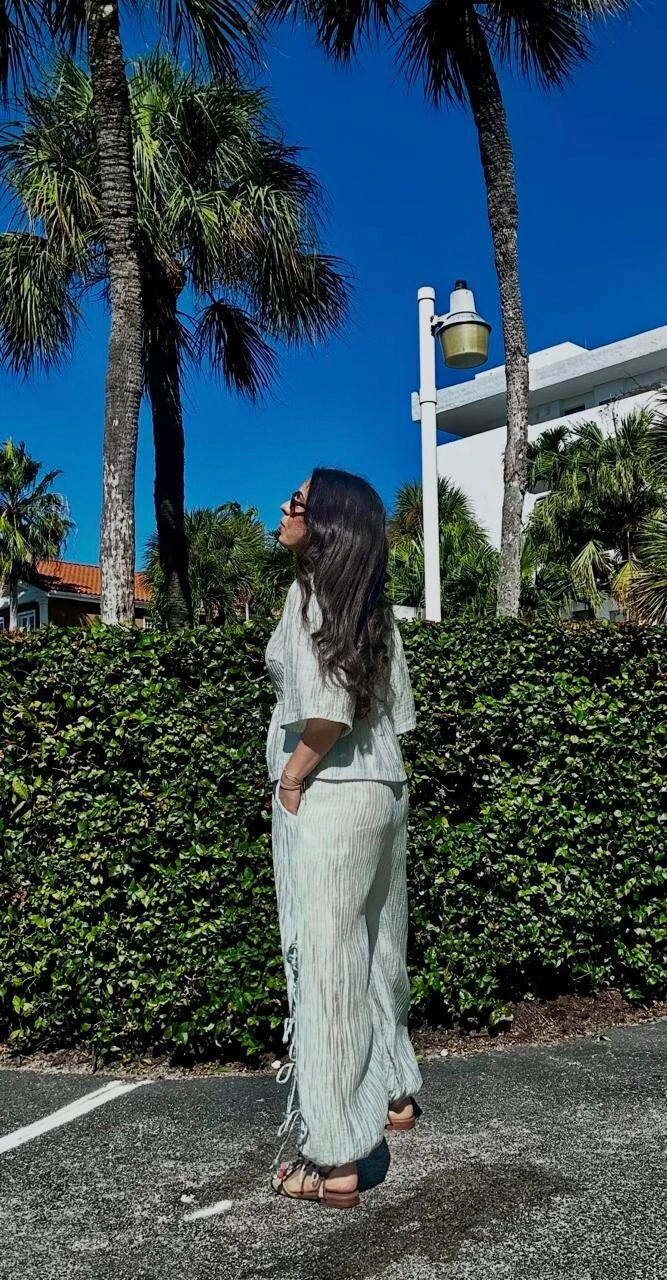 Foto Conjunto de Blusa Peplum com Calça de Tiras de Lyocel