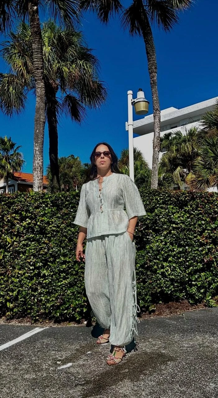 Foto Conjunto de Blusa Peplum com Calça de Tiras de Lyocel