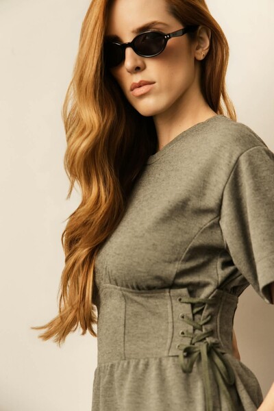 Foto Conjunto de Malha com Blusa Recortes Corpete e Calça Barrel