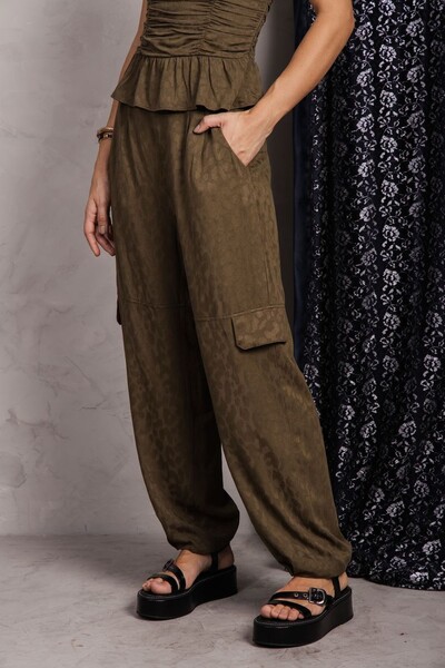 Foto Calca Onca Jacquard Recorte Lapela