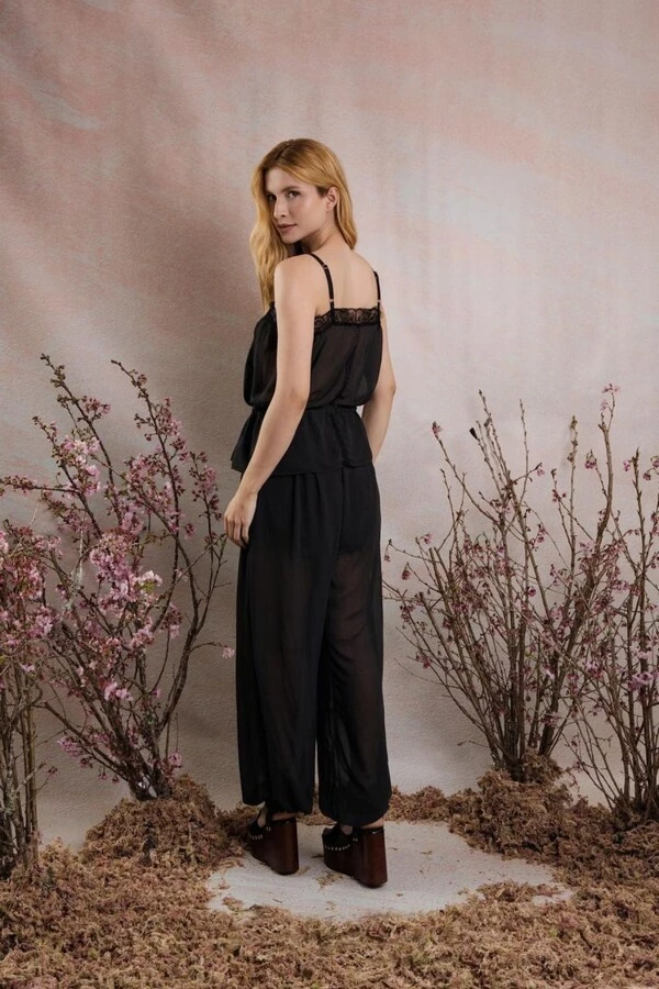 Blusa Recortes Renda GGT