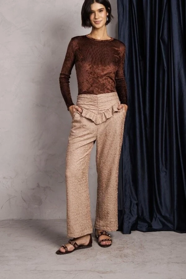 Calca Reta Bico Babado