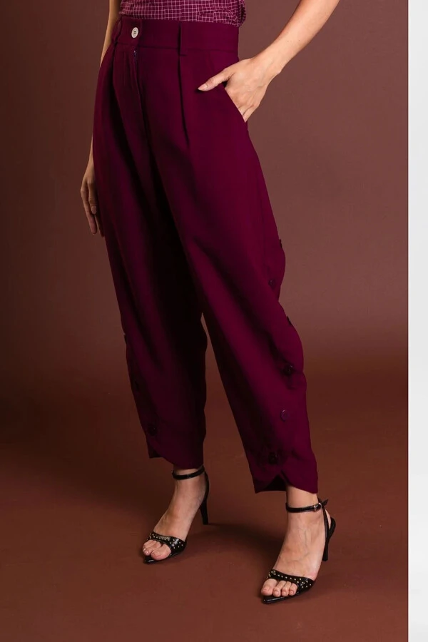 Calça Botões em Sarja