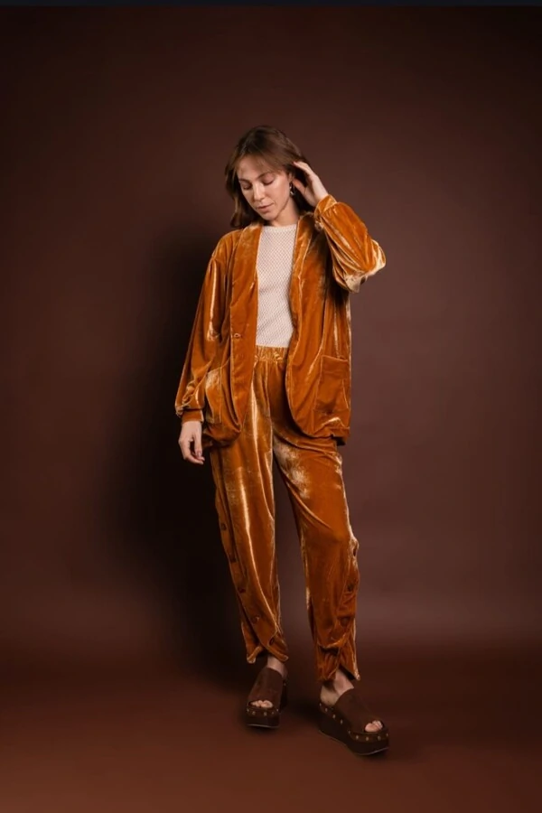 Conjunto Veludo Botoes Jogger