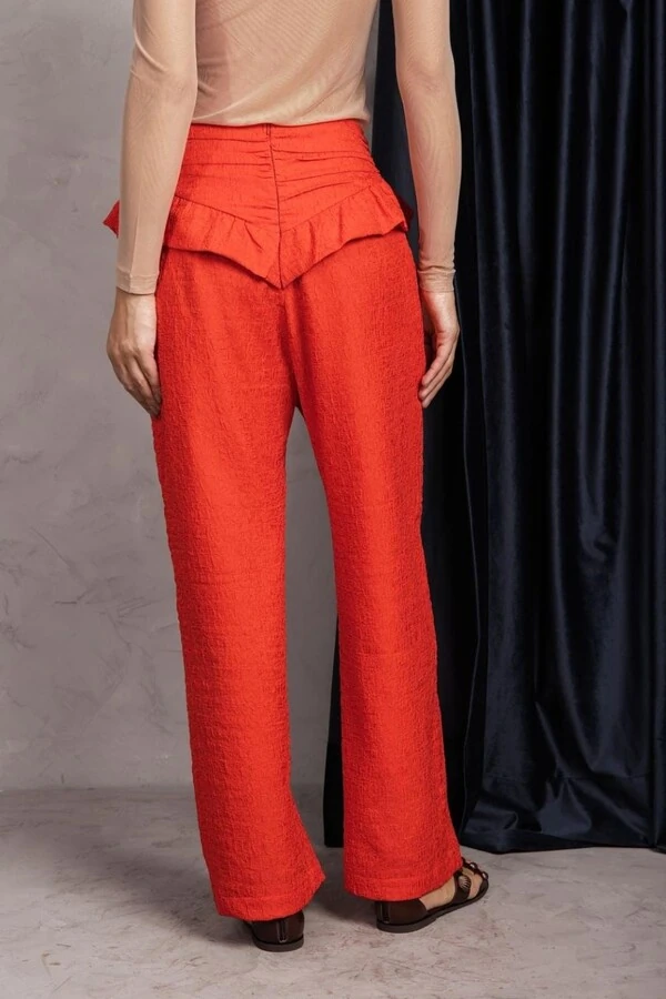 Calca Reta Bico Babado