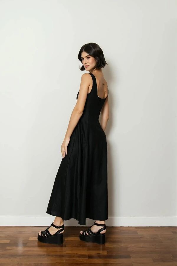 Vestido Recortes Corset Evasê