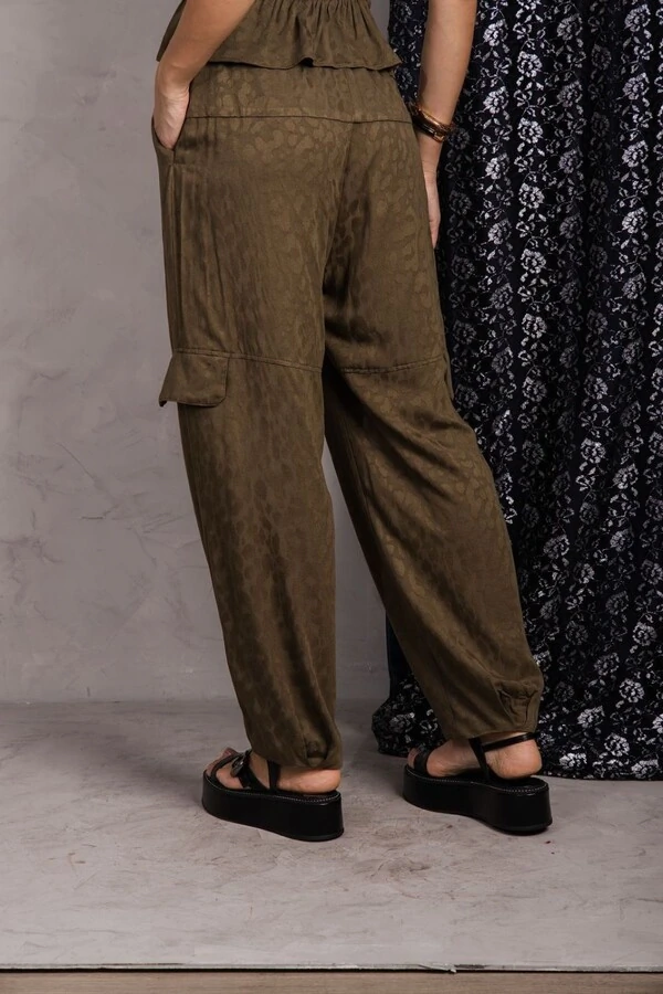 Calca Onca Jacquard Recorte Lapela