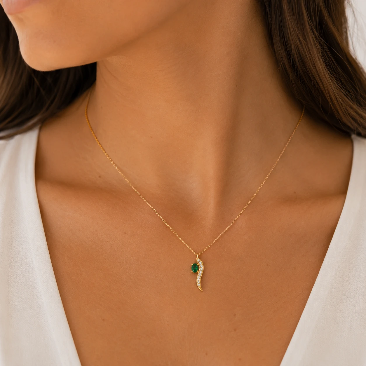Foto Colar Filete com Esmeralda Fusion em Dourado