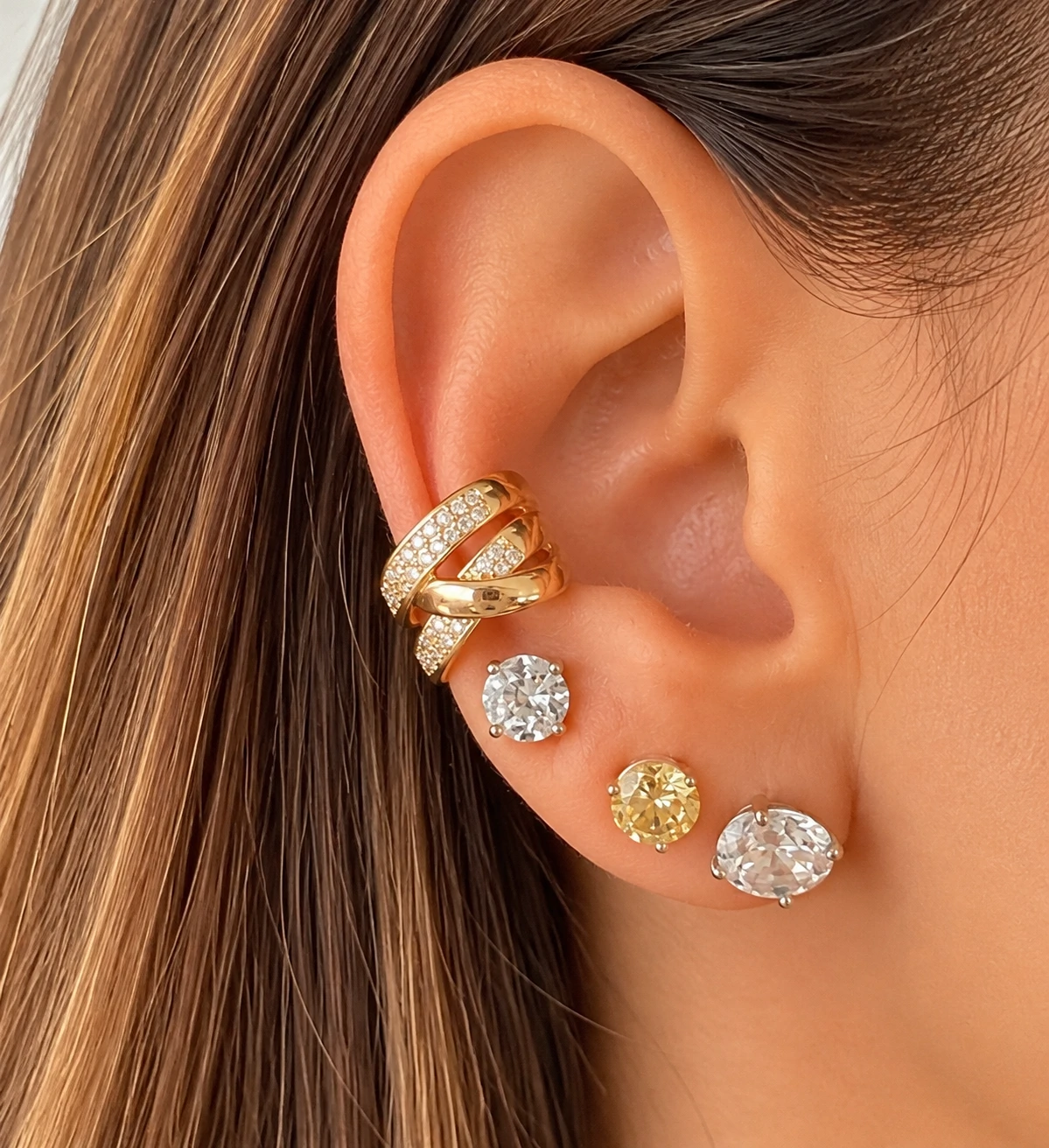 Foto Piercing Fake Dois Giletes Cravejados e Um Liso em Dourado
