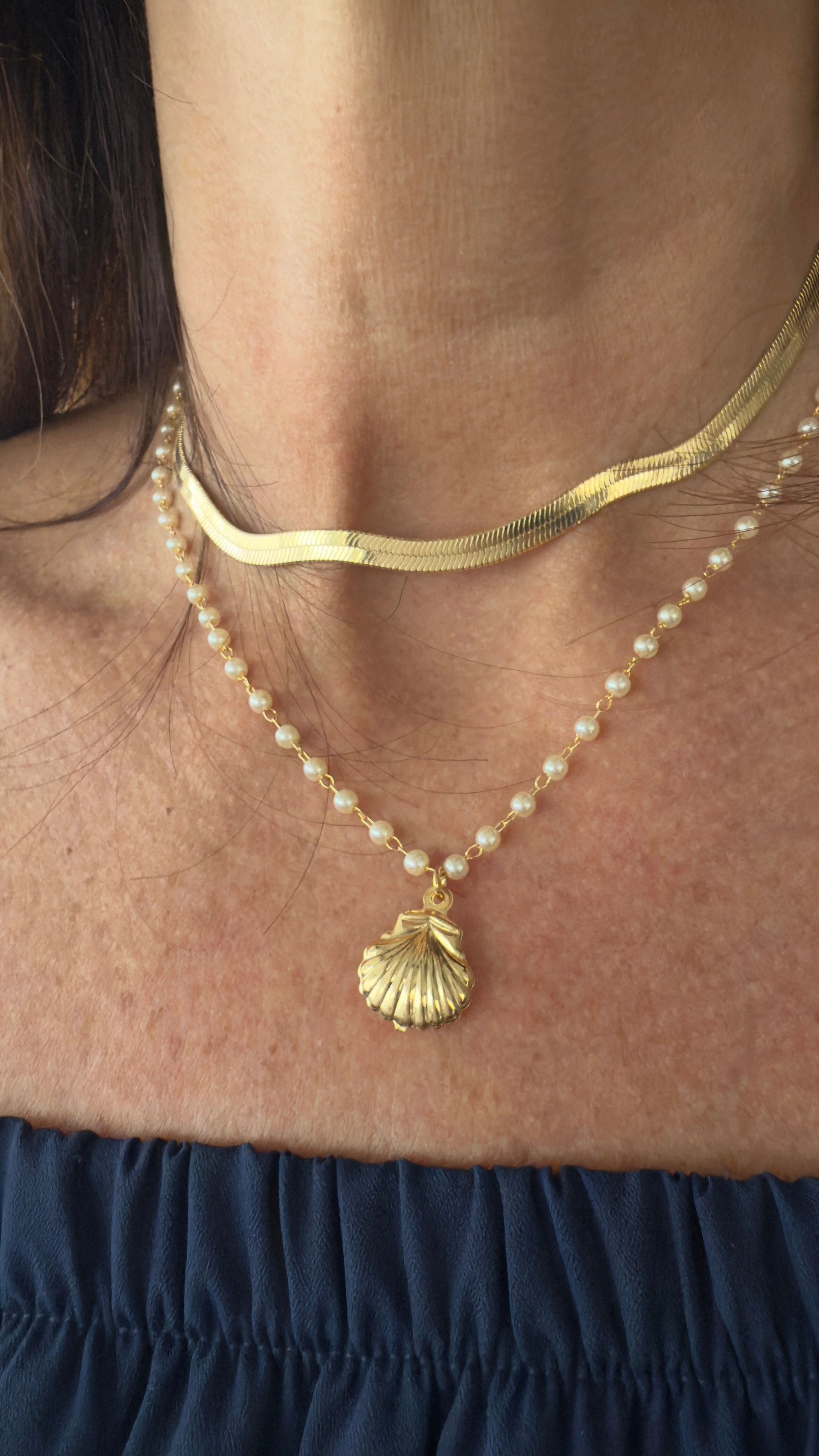 FotoColar com Perolinhas e Concha em Dourado