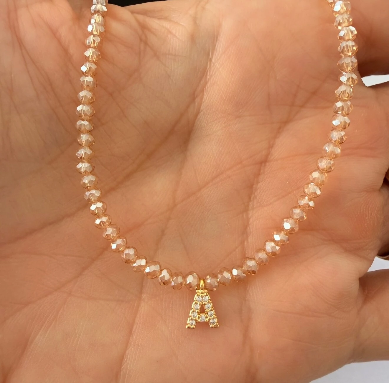 FotoColar Cristal Dourado com Letra Inicial Cravejada com Zircônias em Dourado