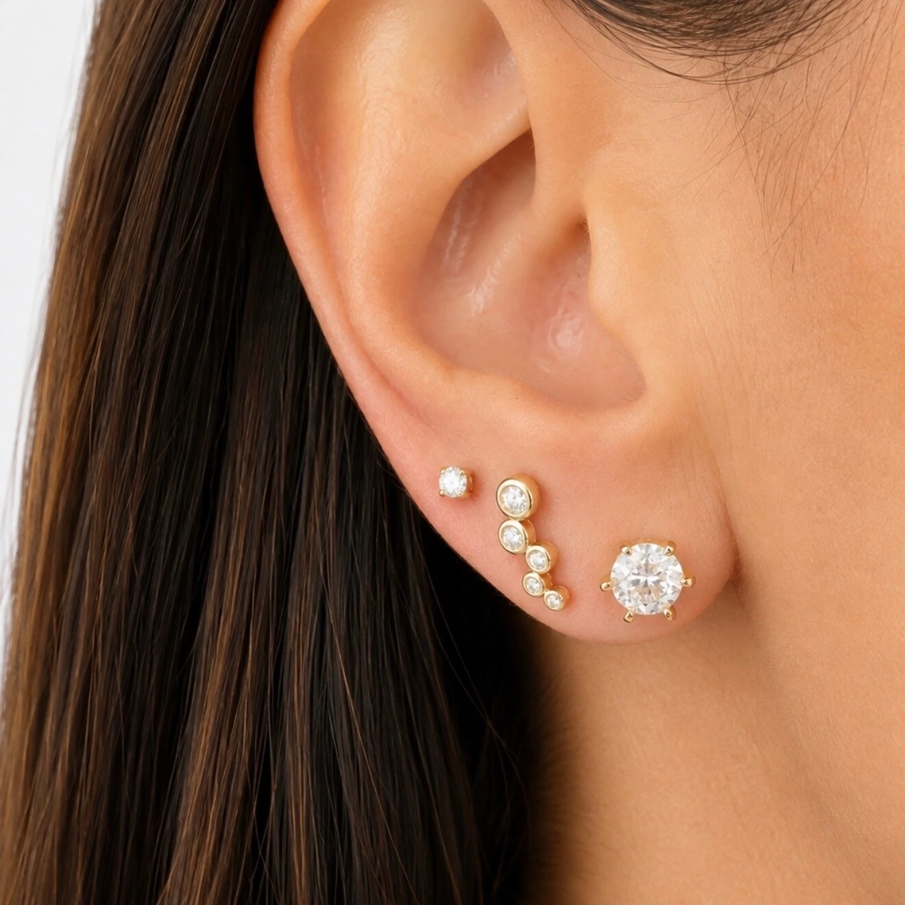 Foto Brinco Moissanite Solitário 0,2CT em Prata 925 com Banho de Ouro 18K