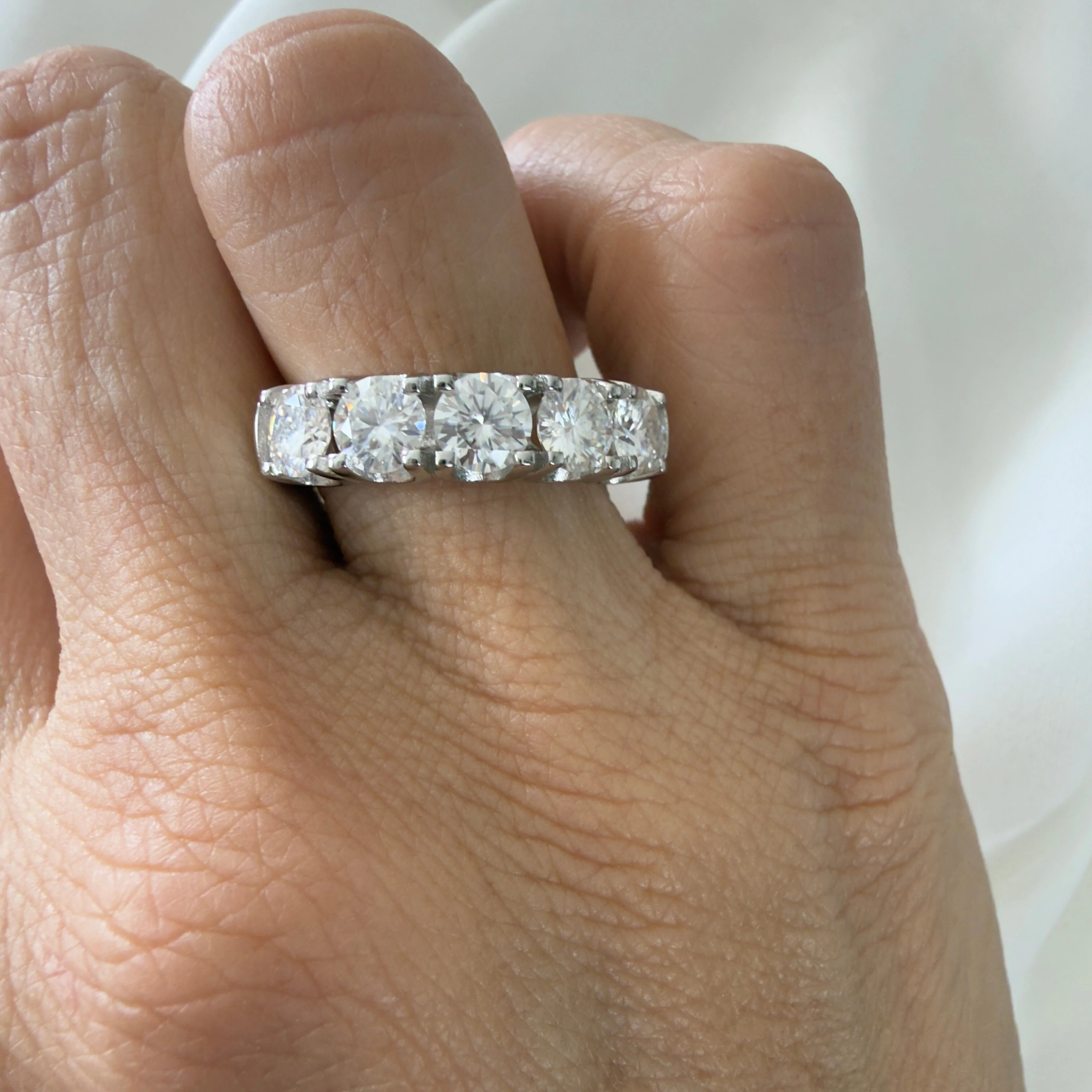 Foto1/2 Aliança Moissanite 5 Pedras 2,5 CT em Prata 925