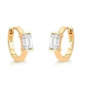 Foto Brinco Argolinha Moissanite Retangular na Prata 925 com Banho de Ouro 18K