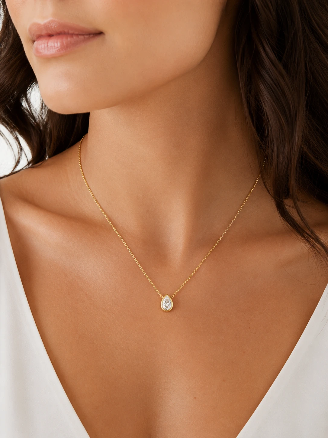 Foto Colar Moissanite Gota 0,5CT na Prata 925 com Banho de Ouro 18K