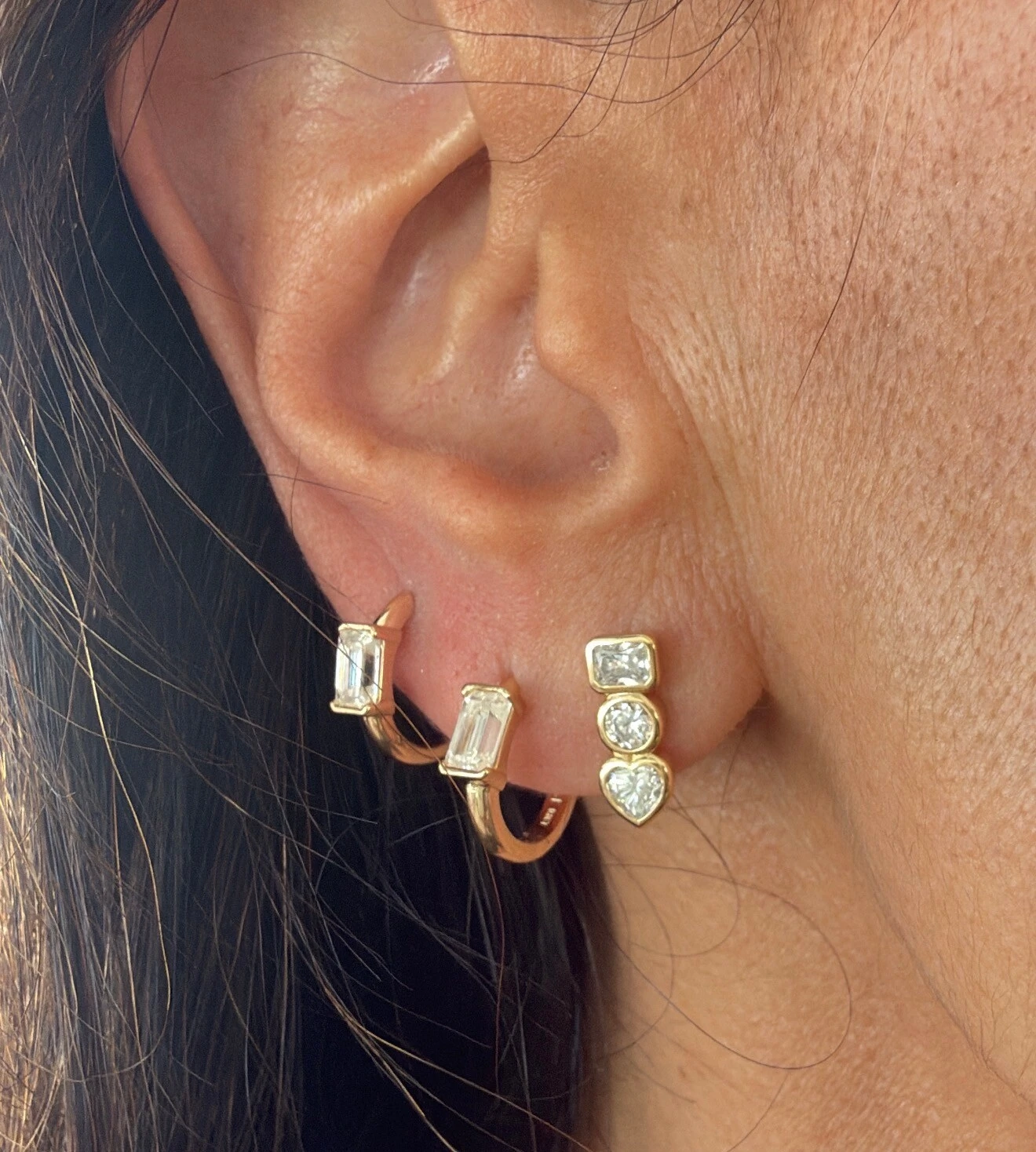 Foto Brinco Argolinha Moissanite Retangular na Prata 925 com Banho de Ouro 18K