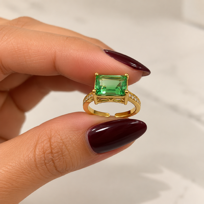 Foto Anel Retangular Zircônias em Dourado