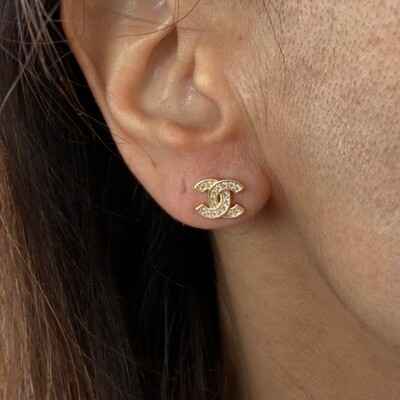 FotoBrinco 2 C’s Cravejados com Zircônias em Dourado