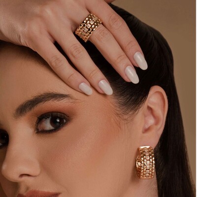 FotoBrinco Argola Esteira Larga com Zircônias em Dourado