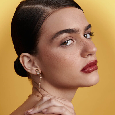 FotoBrinco Colmeia com Cristais Pendurados em Dourado