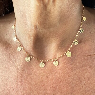 FotoColar Elos Cartier com Medalhinhas Penduradas em Dourado